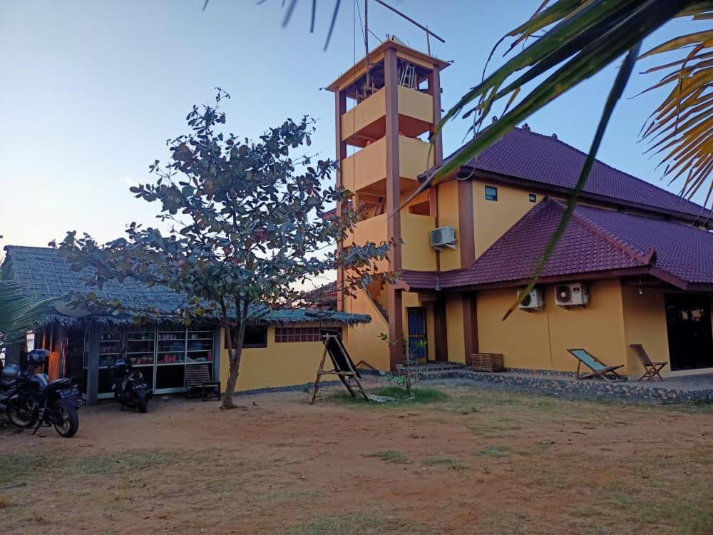 Omah Laut Bondo Jepara - By The Beach, Direct View Of The Sea, Great Base For Water Sports Margokerto Exterior photo